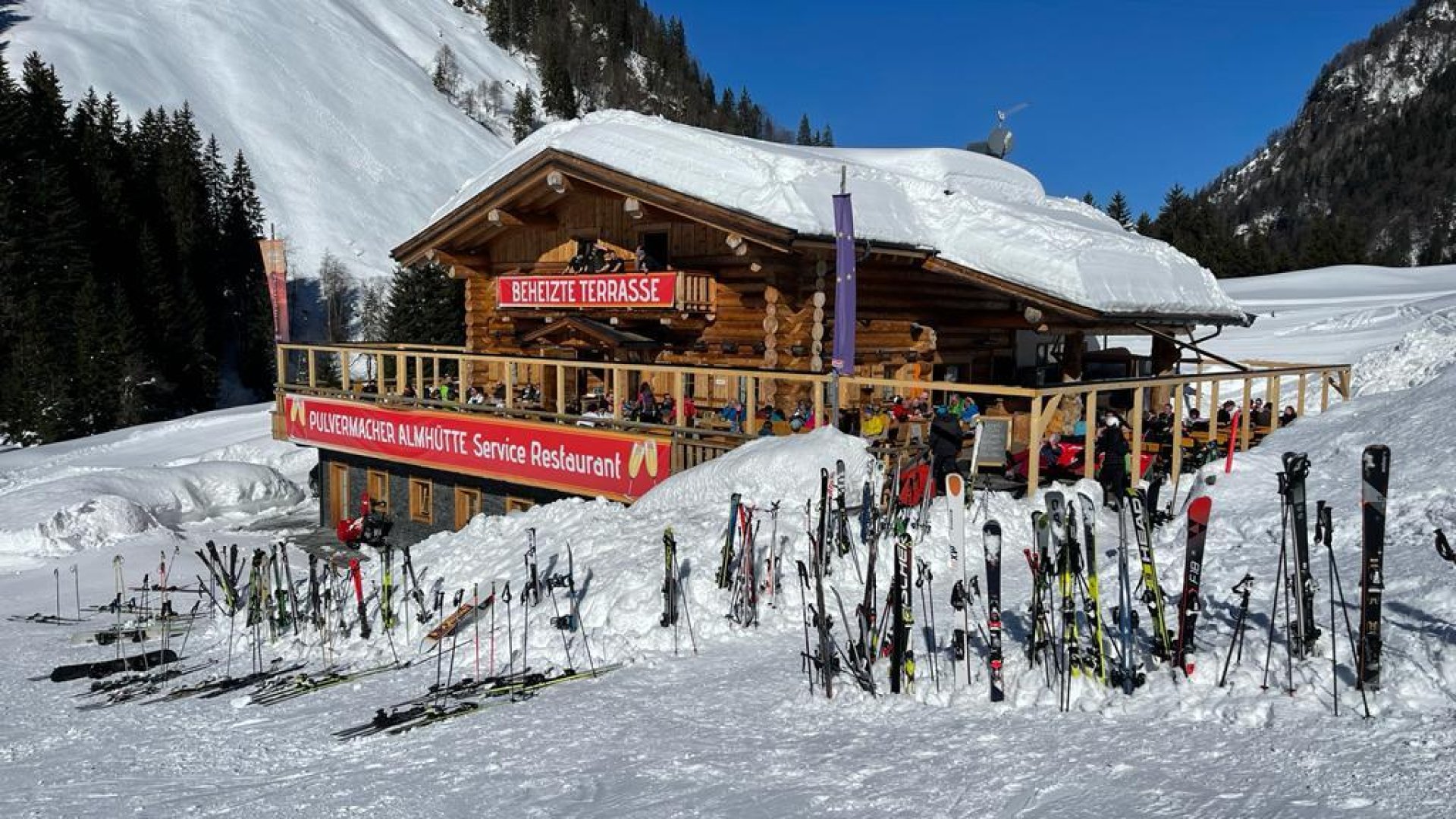 Pulvermacher Almhütte Winter Tag | © ©Firmenherz Marketing GmbH & Co. KG