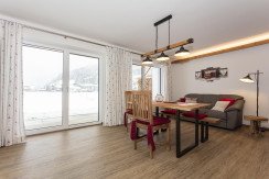 ferienwohnungen-waidring-steinplatte