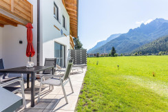 Terrasse lädt zum Verweilen ein