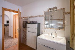 Badezimmer mit Dusche