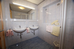 Badezimmer 2-4 Personen