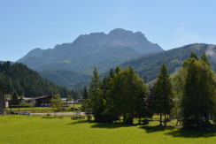 Ausblick vom Balkon auf die Leoganger Steinberge