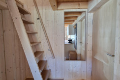 Eingangsbereich und Aufgang Schlafgalerie
