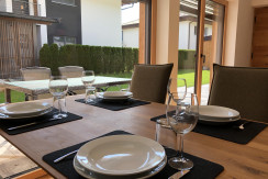 Esstisch - Gartenblick