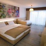 Photo of Dreibettzimmer, Bad/Dusche, WC