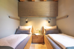 6_Personen_Appartement_Schlafzimmer_Einzelbett_Fer