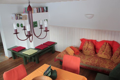 Wohnstube mit Kachelofen