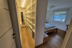 Kleiderschrank