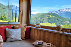 Almrose Fensterliege