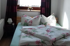 Schlafzimmer 3 (140x200cm bett)