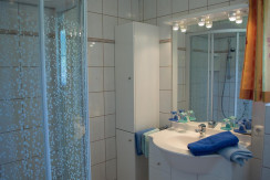 Blick ins Badezimmer