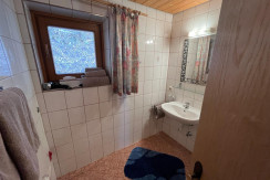 Badezimmer mit Dusche