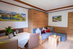 Sofa mit integriertem Klappbett