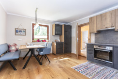 Esszimmer mit Küche