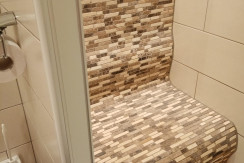 Bad 1 beheizte Sitzdusche