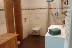 Bad 2 Dusche/WC/Waschmaschine