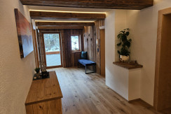 Indirekte Beleuchtung im Gang