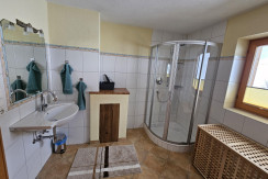 Wunderschönes Bad mit Fliesen