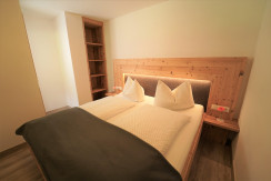 Prinz Theo Schlafzimmer Österreich Tirol (2)