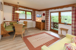 Wohnzimmer mit Essecke