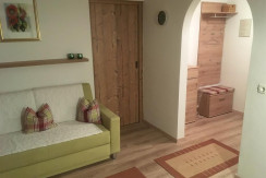 Wohnzimmer m. Garderobe