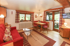 Wohnzimmer mit Essecke