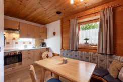 Küche mit gemütlicher Sitzecke