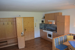 Küche mit Garderobe