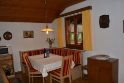 großzügige Sitzecke