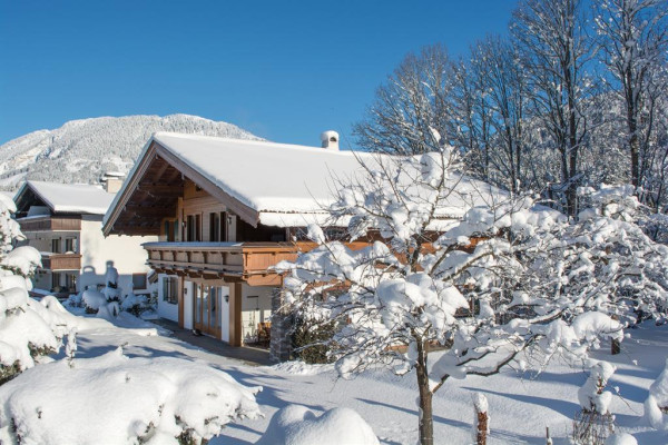 Winter Hausansicht 1