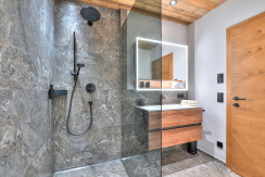 Dusche in der Ferienwohnung Steinplatte