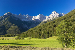 Sommerlandschaft mit Steinberge und Heu©rol.art-im