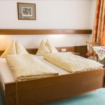 Bild von DZ mit Bad/Dusche, WC, 1 ZuBe