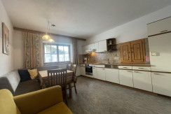 C5366547-1875-41AE-987A-7EE524860121