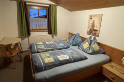 CF7C74DE-B257-45B7-9524-4369B89B93C2