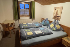 8075777C-9908-4E4C-82B5-15EE0104EE99