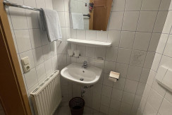 62247827-E042-46F7-BFEA-7C2E164B3E83