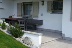 Terrasse mit Gartenmöbel