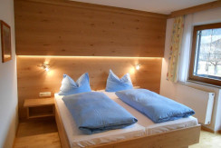 Schlafzimmer mit Balkon