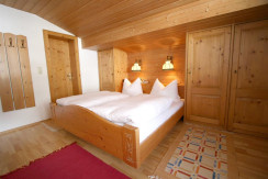 09 Schlafzimmer App.4