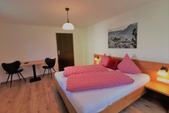 Familienzimmer mit Gartenblick