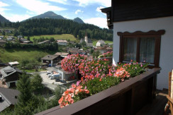Ausblick von der Terrasse ins Ortszentrum