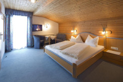 Zimmer  mit Zustellbett Balkon Suedseitig