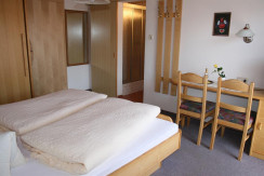 Zimmer2 Balkon Sudseite