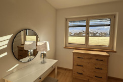 Schlafzimmer mit Schminktisch