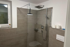 Dusche Souterrain-Apartment (im Unterg