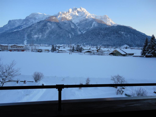 Blick auf die Steinberge im Winter