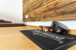 Näpfe und Napfunterlage