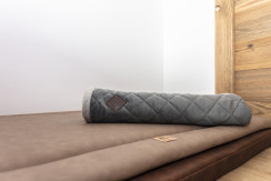 orthopädisches Hundebett mit Kuscheldecke