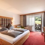 Photo of Doppelzimmer mit 2 Zusatzbetten, bath, toilet, balcony